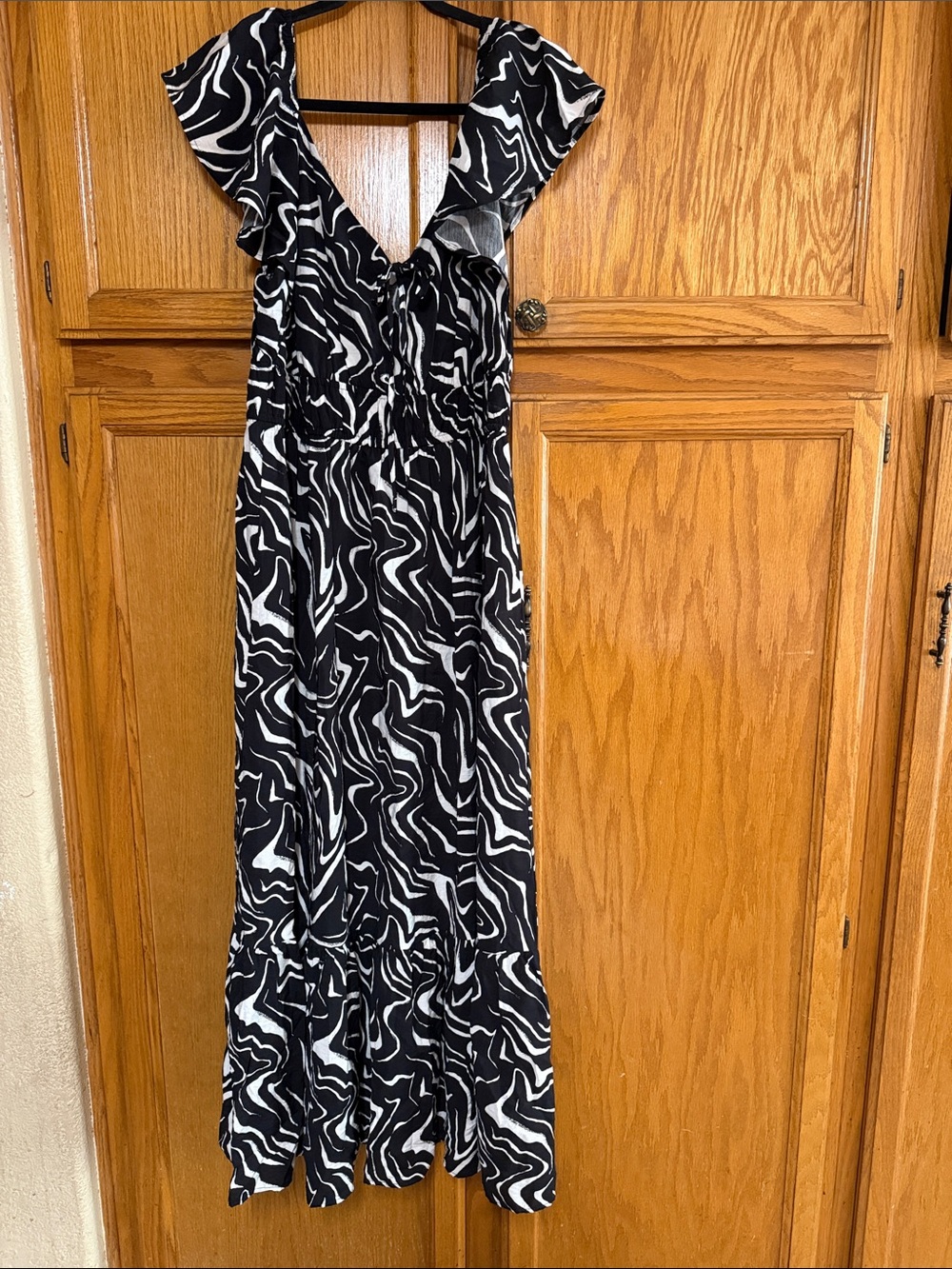 Nine West Black & White Swirl Ruffle Maxi Dress